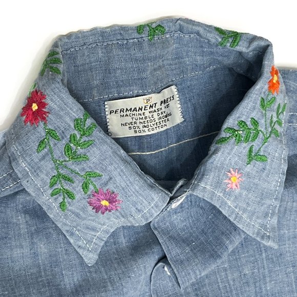 Vintage 1970s Chambray Button Down Shirt | Embroidered Floral + Cats Women's M/L - Picture 9 of 13